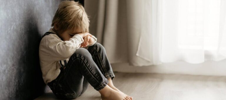 El abuso verbal infantil tiene un impacto similar al físico en la salud mental posterior, según estudio