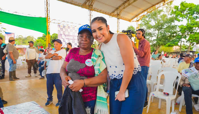 Entrega de ayudas a adultos mayores en Calamar (Guaviare)