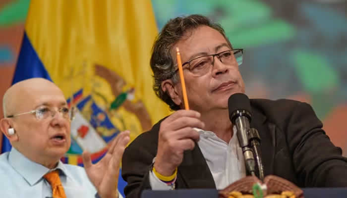 Gobierno busca convocar una constituyente